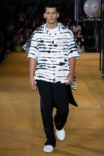 Look 64